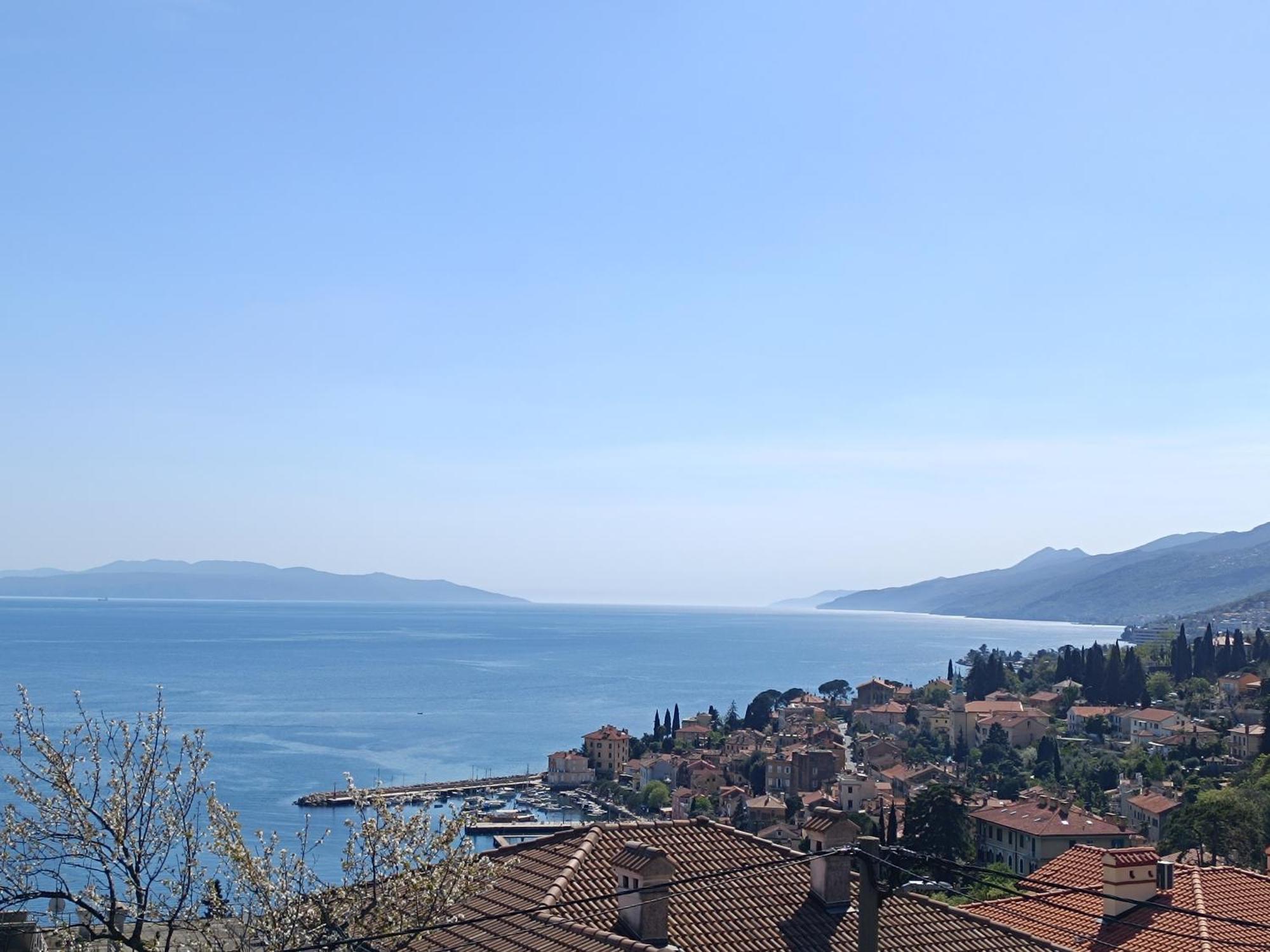 Appartamento Fenix - Stunning View, Great Location & Free Parking Abbazia Esterno foto